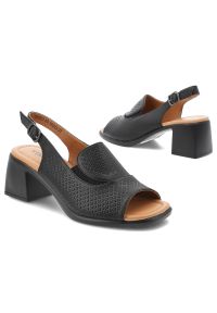 Sandały damskie Vinceza, cholewka ze skóry naturalnej licowej z perforacją odkryty przód elegancki fason na stabilnym obcasie, czarne, 66920. Kolor: czarny. Materiał: skóra. Obcas: na obcasie. Styl: elegancki. Wysokość obcasa: średni #6