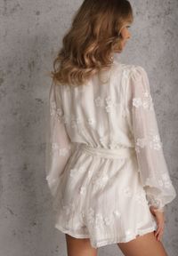 Renee - Beżowy Kombinezon z Tencelu z Kopertowym Dekoltem Cekinami i Kwiatami 3D Kairial. Okazja: na imprezę. Kolor: beżowy. Materiał: materiał, poliester. Wzór: kwiaty. Sezon: lato. Styl: elegancki #7