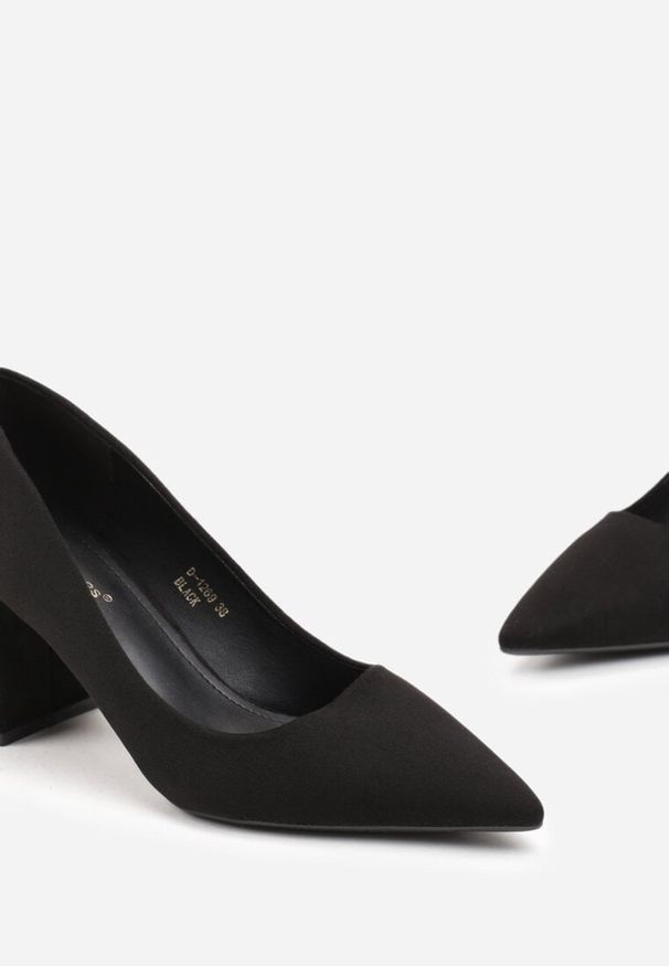 Renee - Czarne Czółenka na Słupku z Metalicznym Zdobieniem Hydrani. Kolor: czarny. Wzór: aplikacja. Obcas: na słupku. Styl: wizytowy, elegancki