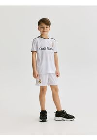 Reserved - Komplet Real Madrid - biały. Kolor: biały. Materiał: dzianina. Wzór: gładki #1