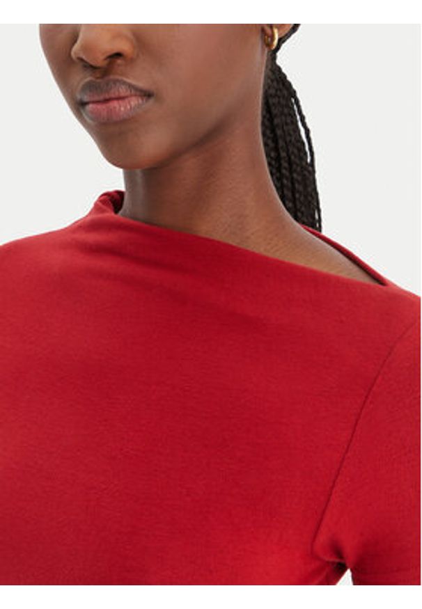 Guess Bluzka W6RP16 KD012 Czerwony Regular Fit. Kolor: czerwony. Materiał: syntetyk