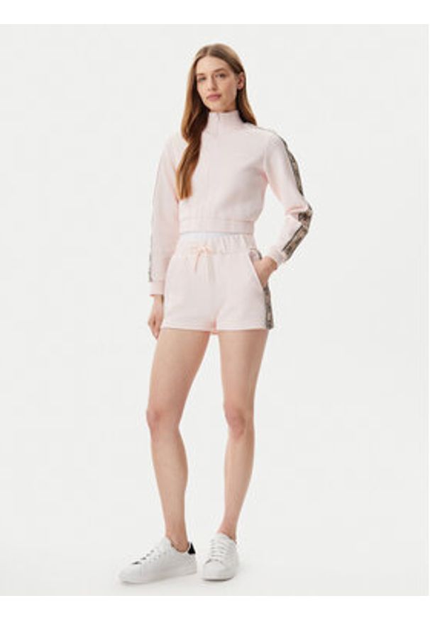 Guess Szorty 147817 Różowy Short Fit. Kolor: różowy. Materiał: syntetyk, bawełna