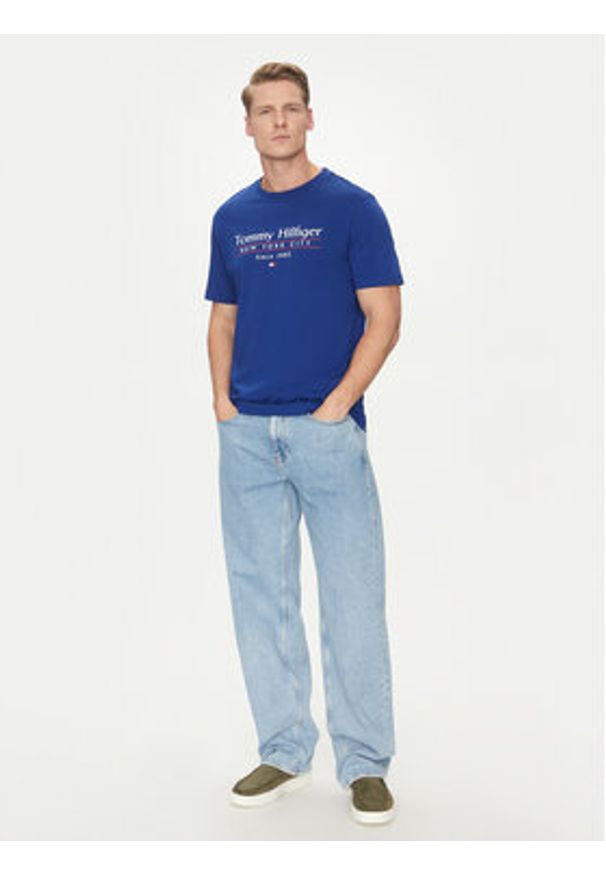 TOMMY HILFIGER - Tommy Hilfiger T-Shirt Center Stack MW0MW38621 Niebieski Regular Fit. Kolor: niebieski. Materiał: bawełna
