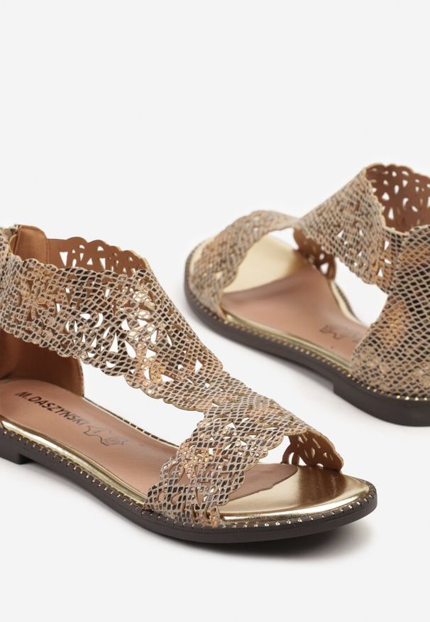 Born2be - Złote Sandały ze Skórzaną Wkładką i Ażurową Cholewką Jenanilia. Okazja: na co dzień. Kolor: złoty. Materiał: skóra. Wzór: ażurowy. Styl: elegancki, klasyczny, casual