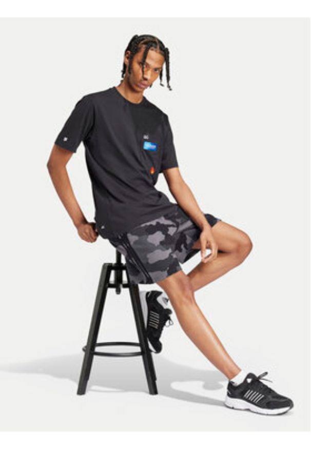 Adidas - adidas Szorty sportowe Seasonal Essentials Camouflage IY6630 Szary Regular Fit. Kolor: szary. Materiał: syntetyk, bawełna. Styl: sportowy
