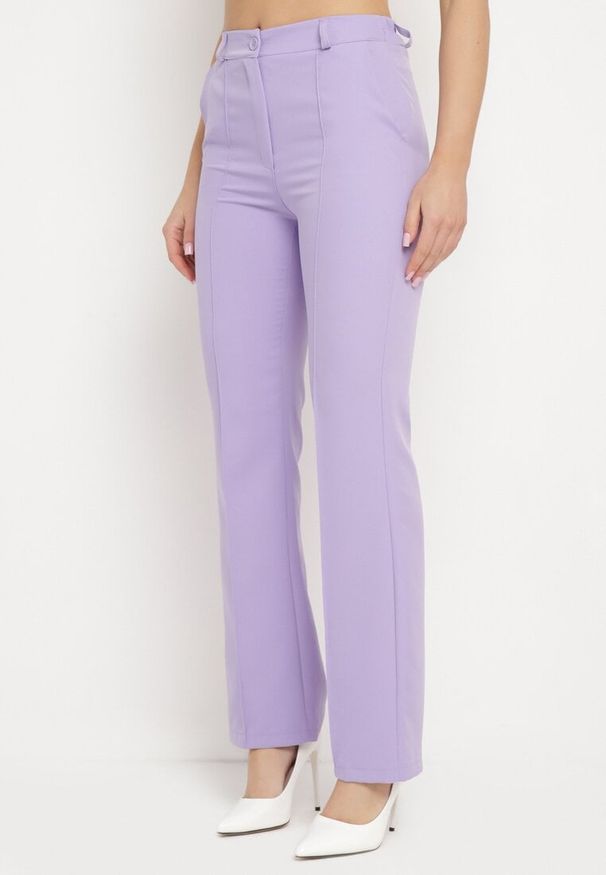 Born2be - Fioletowe Garniturowe Spodnie z Wysokim Stanem i Szerokimi Nogawkami Abigaille. Okazja: na co dzień. Stan: podwyższony. Kolor: fioletowy. Styl: casual, elegancki, klasyczny