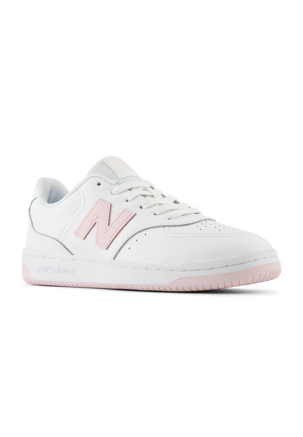Buty damskie New Balance BBW80PNK – białe. Okazja: na co dzień. Kolor: biały. Materiał: skóra, materiał, syntetyk, guma. Szerokość cholewki: normalna. Sport: turystyka piesza, koszykówka