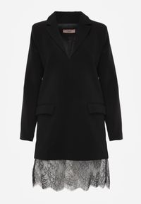 Born2be - Czarna Pudełkowa Sukienka VICES o Kroju Marynarki z Koronką Nyshis. Okazja: na co dzień, na spotkanie biznesowe. Kolor: czarny. Materiał: koronka. Wzór: koronka. Styl: casual, biznesowy, elegancki, klasyczny #2