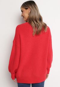 Born2be - Czerwony Sweter Oversize z Okrągłym Dekoltem Ravo. Kolor: czerwony. Sezon: zima #4
