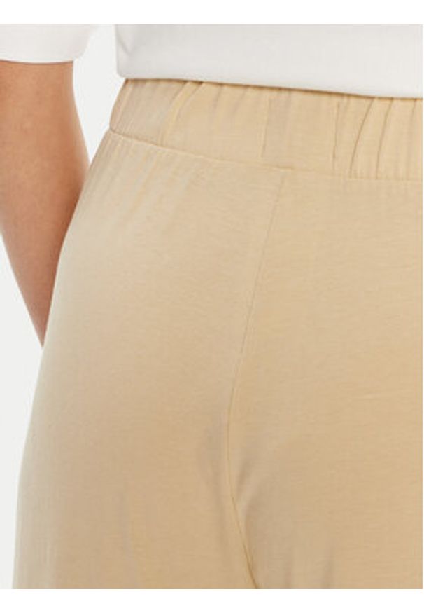 Hugo Spodnie materiałowe 50514874 Beżowy Regular Fit. Kolor: beżowy. Materiał: lyocell, bawełna