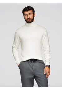 Ombre Clothing - Jednokolorowy dzianinowy męski golf z wiskozą – biały V3. Okazja: na co dzień. Typ kołnierza: golf. Kolor: biały. Materiał: dzianina, wiskoza. Wzór: gładki, jednolity, aplikacja. Styl: casual, klasyczny