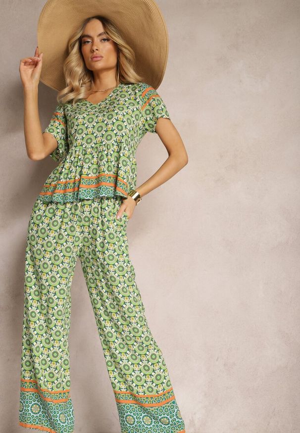 Renee - Zielony Komplet z Wiskozy w Stylu Boho Bluzka z Krótkim Rękawem i Spodnie z Gumką w Pasie Valesia. Kolor: zielony. Materiał: wiskoza