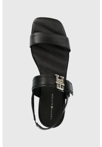 TOMMY HILFIGER - Tommy Hilfiger sandały skórzane HARDWARE FLAT SANDAL damskie kolor czarny FW0FW07094. Kolor: czarny. Materiał: skóra. Wzór: gładki #5