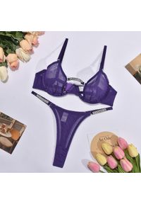 Intica - Komplet bielizny z kryształkami elegancki i wygodny Sinem. Kolor: fioletowy. Materiał: tkanina, materiał. Wzór: aplikacja #1