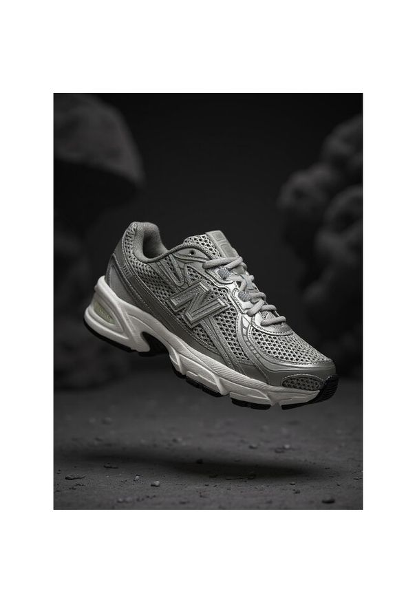 Sneakersy New Balance. Kolor: srebrny