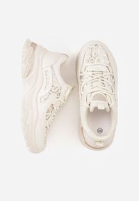 Renee - Beżowe Sneakersy na Platformie Ozdobione Cyrkoniami i Koronką Antea. Okazja: na co dzień. Kolor: beżowy. Materiał: koronka. Wzór: aplikacja, koronka. Obcas: na platformie #5