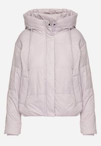 Born2be - Jasnofioletowa Pikowana Kurtka z Kapturem i Lekkim Ociepleniem Ninirila. Okazja: na spacer. Typ kołnierza: kaptur. Kolor: fioletowy. Materiał: jeans. Długość: krótkie. Styl: klasyczny, elegancki #6