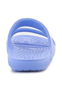Klapki Crocs Classic Glitter Sandal Jr 207788-5Q6 niebieskie. Okazja: na plażę, na co dzień. Kolor: niebieski. Materiał: materiał. Sezon: lato #4