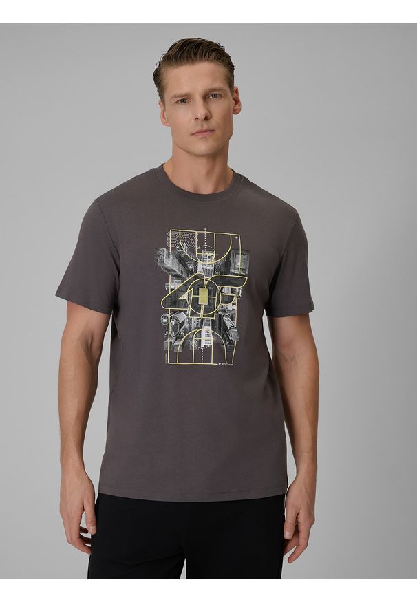 4f - 4F T-shirt regular z nadrukiem męski - szary L. Okazja: na co dzień. Kolor: szary. Materiał: dzianina, bawełna, materiał. Wzór: nadruk. Styl: casual, klasyczny