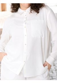 Sinsay - Koszula z domieszką lnu PLUS SIZE - kremowy. Kolekcja: plus size. Kolor: kremowy. Materiał: len
