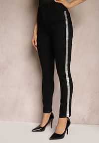Renee - Czarne Skinny Jeansy Regular Waist z Ozdobnymi Paskami Brokatowymi Nelti. Okazja: na co dzień. Kolekcja: plus size. Kolor: czarny. Wzór: paski. Styl: klasyczny, elegancki, casual #5