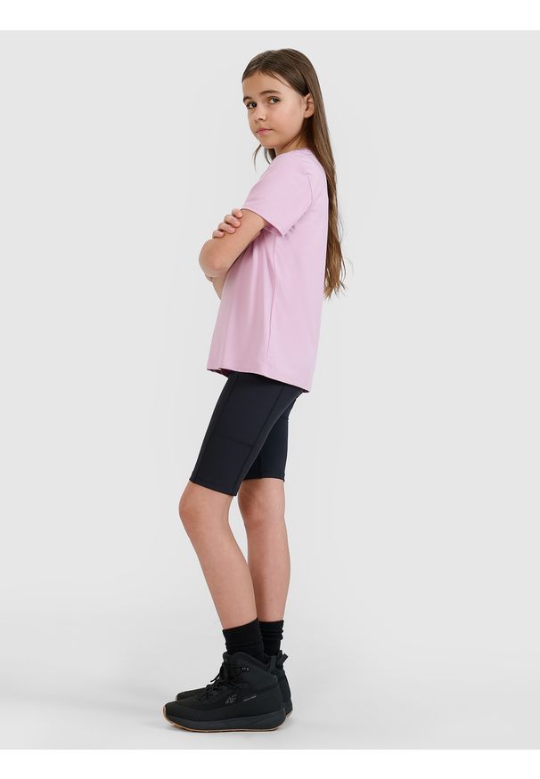 4f - 4F Legginsy kolarki trekkingowe szybkoschnące dziewczęce - czarne 122/128 (6-8 lat). Kolor: czarny. Materiał: syntetyk, włókno, dzianina, materiał, elastan. Długość: krótkie. Wzór: jednolity, gładki, ze splotem. Sezon: lato