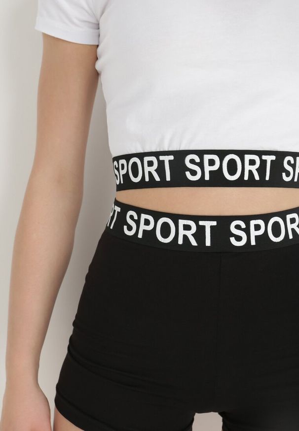 Born2be - Biały 2-Częściowy Komplet Dresowy Penthinna. Kolor: biały. Materiał: dresówka. Wzór: napisy, gładki. Sport: fitness