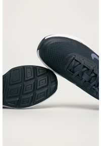 Nike Kids buty dziecięce kolor granatowy. Nosek buta: okrągły. Zapięcie: sznurówki. Kolor: niebieski. Materiał: guma