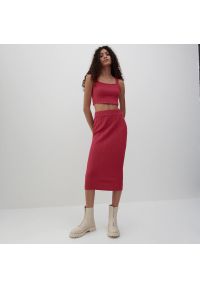 Reserved - Dzianinowa spódnica midi - Różowy. Kolor: różowy. Materiał: dzianina #1