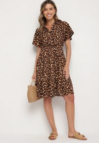 Born2be - Czarna Wiskozowa Rozkloszowana Sukienka Koszulowa Ralessea. Okazja: na co dzień. Kolor: czarny. Materiał: wiskoza. Typ sukienki: koszulowe. Styl: elegancki, casual #7