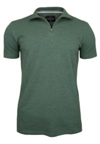Zielona Koszulka na Stójce -100% BAWEŁNA- Chiao, Męska, Krótki Rękaw, na Zamek. Typ kołnierza: kołnierzyk stójkowy. Kolor: zielony. Materiał: bawełna. Długość rękawa: krótki rękaw. Długość: krótkie #1