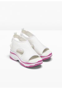 Sandały na koturnie bonprix biało-neonowy różowy. Kolor: biały. Obcas: na koturnie #6