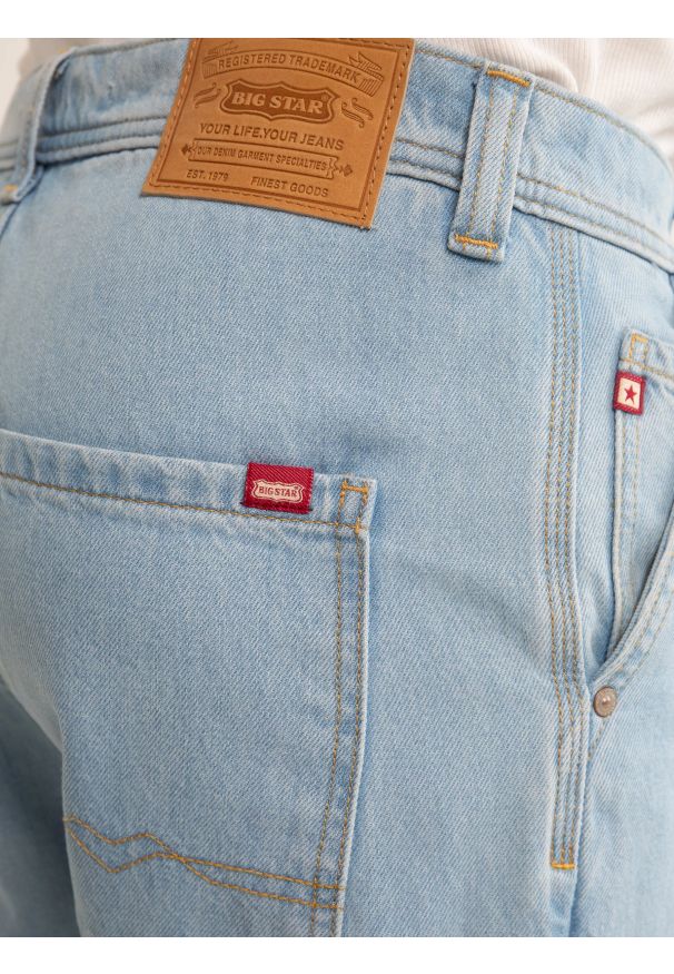 Big-Star - Jeansy męskie z prostą nogawką z kolekcji Authentic jasnoniebieskie Workwear Trousers 253. Okazja: na co dzień. Kolor: niebieski. Sezon: lato. Styl: klasyczny, elegancki, casual