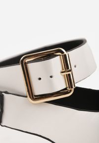 Born2be - Białe Sandały Typu Japonki z Metaliczną Ozdobą Meledra. Okazja: na co dzień. Zapięcie: sprzączka. Kolor: biały. Materiał: jeans. Wzór: aplikacja. Sezon: lato. Styl: casual, elegancki, klasyczny #4