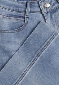 Born2be - Niebieskie Jeansy Kuloty z Bawełną o Szerokim Kroju z Wysokim Stanem z Przeszyciami Hippesilea. Okazja: na co dzień. Stan: podwyższony. Kolor: niebieski. Styl: casual #5