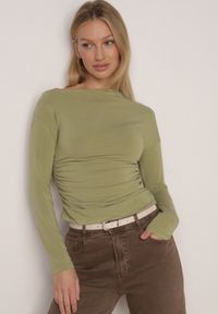Born2be - Zielona Bluzka z Bawełną i Wiskozą Ozdobiona Marszczeniem Alexareo. Kolor: zielony. Materiał: wiskoza, bawełna. Wzór: aplikacja #8