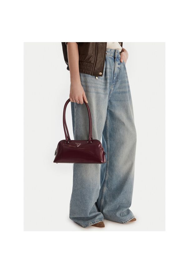 Torebka Guess. Kolor: czerwony