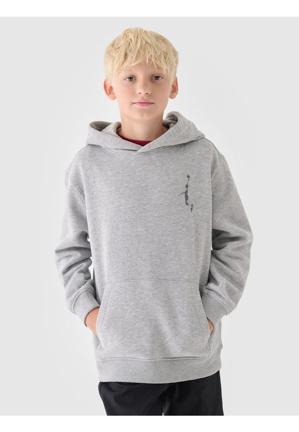 4f - 4F Bluza dresowa nierozpinana z kapturem chłopięca - szara 122 (6-7 lat). Okazja: na co dzień. Typ kołnierza: kaptur. Kolor: szary. Materiał: dresówka. Wzór: gładki, nadruk, ze splotem. Sezon: lato. Styl: sportowy, casual