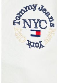 Tommy Jeans bluza DW0DW13570.9BYY damska kolor biały z kapturem z aplikacją. Typ kołnierza: kaptur. Kolor: biały. Materiał: bawełna, dzianina. Długość rękawa: długi rękaw. Długość: krótkie. Wzór: aplikacja #2