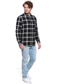 Wrangler - MĘSKA KOSZULA WRANGLER LS 1PKT SHIRT BLACK W5A1T2100. Kolor: czarny