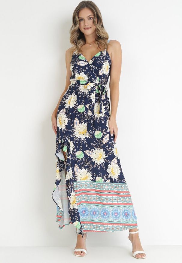 Born2be - Granatowo-Żółta Sukienka Maxi na Cienkich Ramiączkach i Materiałowym Paskiem Adakila. Kolor: niebieski. Materiał: materiał. Długość rękawa: na ramiączkach. Styl: elegancki. Długość: maxi