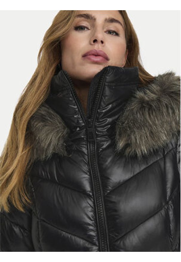 only - ONLY Kurtka zimowa Fever 15322004 Czarny Regular Fit. Kolor: czarny. Materiał: syntetyk. Sezon: zima