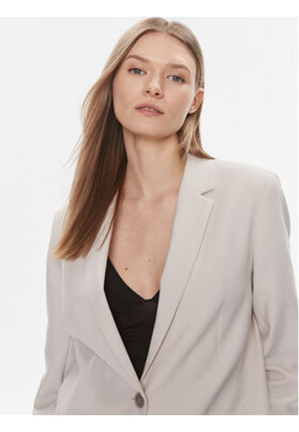 Calvin Klein Marynarka Essential K20K206477 Szary Regular Fit. Kolor: szary. Materiał: syntetyk, wiskoza
