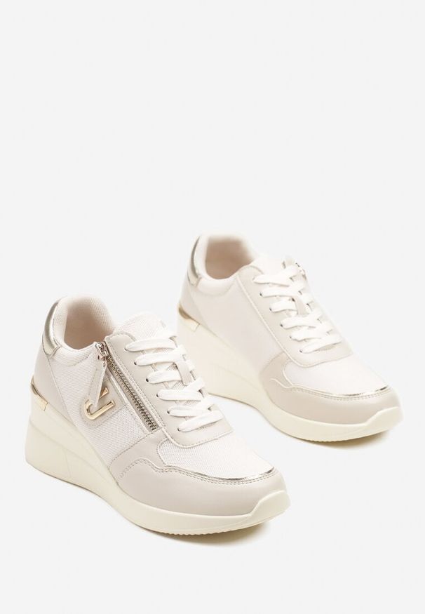 Born2be - Beżowe Sneakersy na Koturnie Zdobione Suwakiem Hanithiel. Okazja: na co dzień. Zapięcie: sznurówki. Kolor: beżowy. Materiał: jeans. Wzór: aplikacja. Obcas: na koturnie