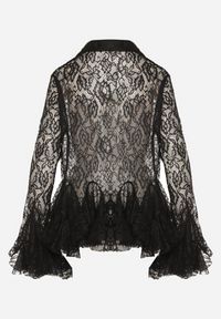 Born2be - Czarna Koronkowa Koszula Ozdobiona Falbankami Ezirena. Typ kołnierza: kołnierz z falbankami. Kolor: czarny. Materiał: koronka. Wzór: aplikacja. Styl: elegancki #7
