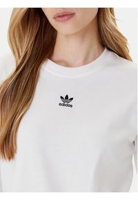 Adidas - adidas Bluzka Essentials JW7454 Biały Regular Fit. Kolor: biały. Materiał: bawełna #5