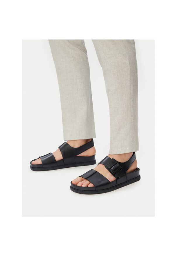 Sandały Clarks. Kolor: czarny
