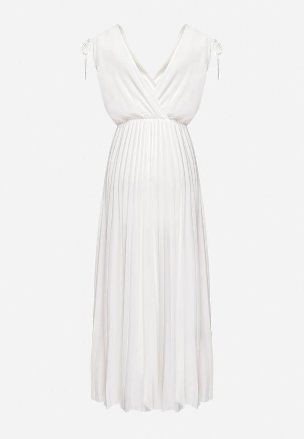 Born2be - Biała Plisowana Sukienka z Bawełną i Wiskozą o Rozkloszowanym Kroju z Gumką w Talii Xefia. Okazja: na co dzień, na spotkanie biznesowe. Kolor: biały. Materiał: wiskoza, bawełna. Sezon: wiosna, lato. Styl: klasyczny, casual, biznesowy