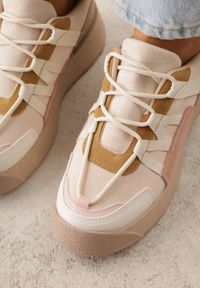 Born2be - Beżowe Sneakersy na Płaskiej Grubej Podeszwie z Imitacji Zamszu Ozdobione Wstawkami z Ekoskóry Mariatta. Wysokość cholewki: przed kostkę. Nosek buta: okrągły. Zapięcie: sznurówki. Kolor: beżowy. Materiał: zamsz. Szerokość cholewki: normalna. Wzór: aplikacja #3