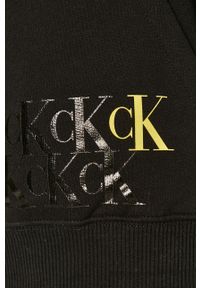 Calvin Klein Jeans - Bluza bawełniana. Typ kołnierza: kaptur. Kolor: czarny. Materiał: bawełna. Wzór: nadruk #2